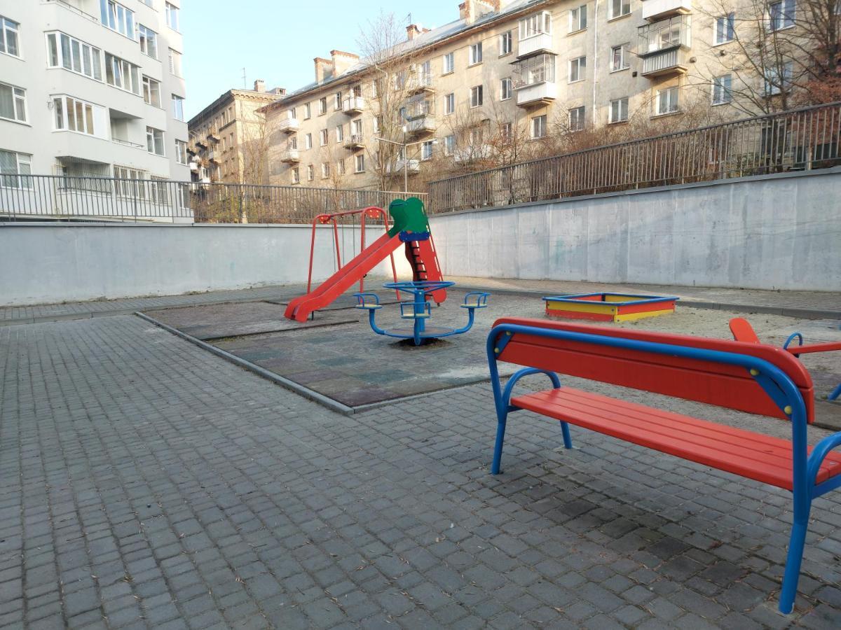 Central Point Apartment Lviv Exterior foto